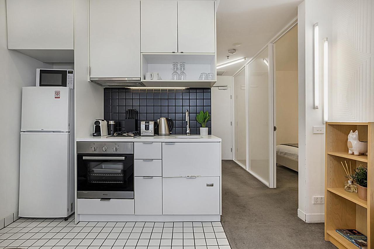 Апартаменти 2-Bed Unit Metres From Cbd Malls, Dining & Sights Мельбурн Екстер'єр фото