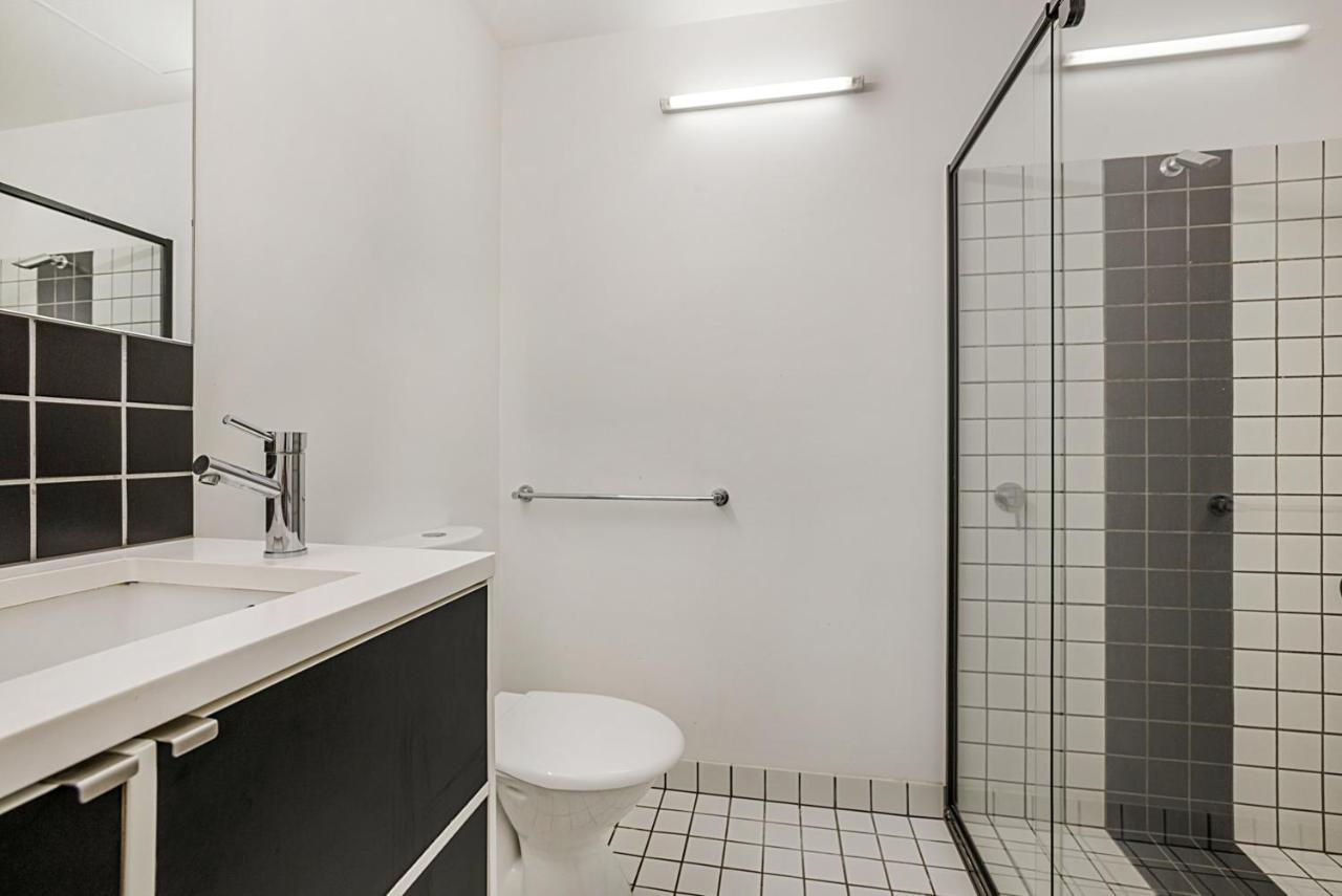 Апартаменти 2-Bed Unit Metres From Cbd Malls, Dining & Sights Мельбурн Екстер'єр фото