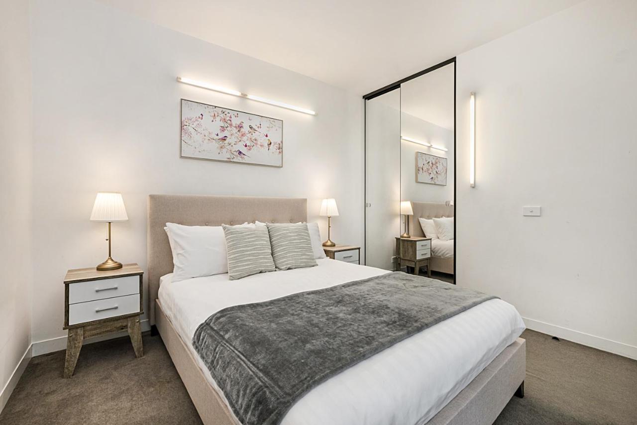 Апартаменти 2-Bed Unit Metres From Cbd Malls, Dining & Sights Мельбурн Екстер'єр фото